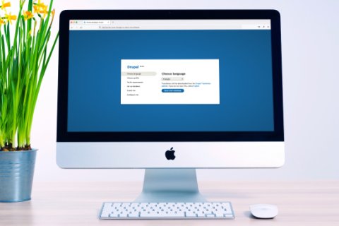 Computer screen with the drupal installation interface