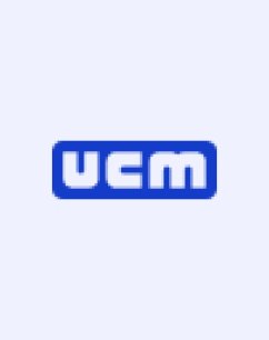 Logo UCM en bleu sur fond gris clair.